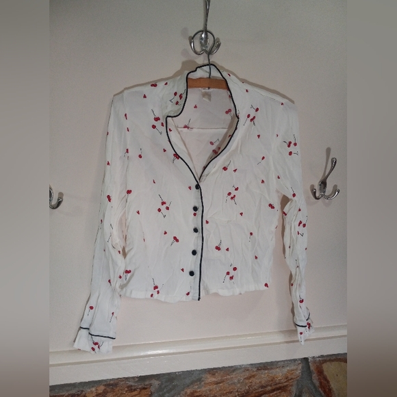 Forever 21 Cherry S lightweight long sleeve - Picture 4 of 10